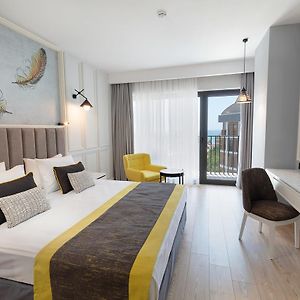Double or Twin Room Partial Sea View